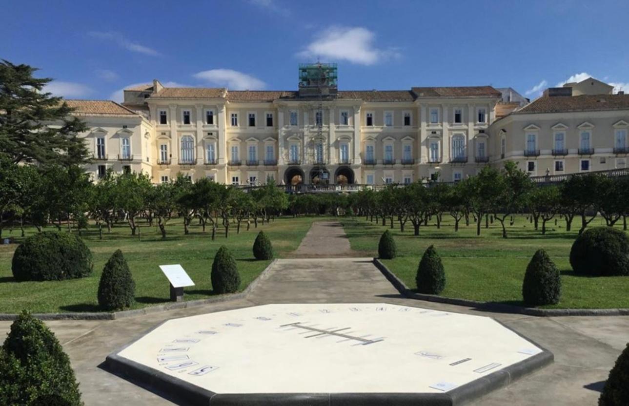 La Parthenope Suites Portici Bagian luar foto